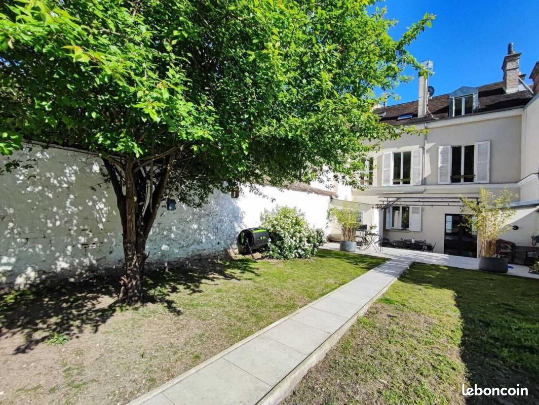 Maison 9 pièces 199 m² · à Avon · 199 m² · 785 000 €