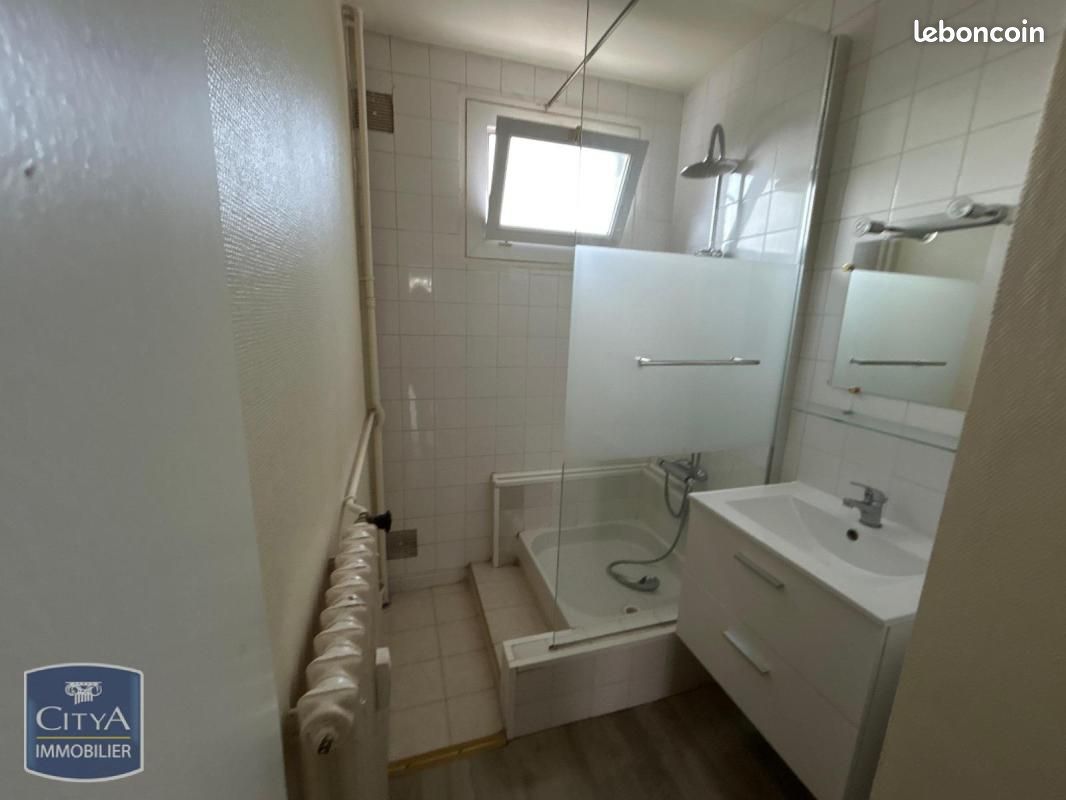 Appartement a louer brive-la-gaillarde - 2 pièce(s) - 44 m2 - Surfyn