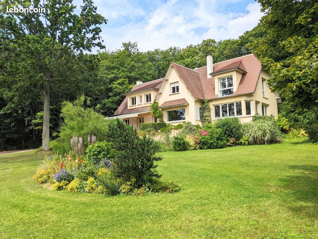 Maison 10 pièces 350 m² · à Bazemont · 350 m² · 1 665 000 €