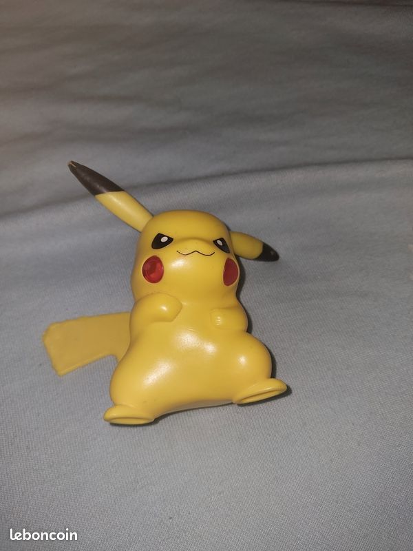 Figurine pikachu (image 2)