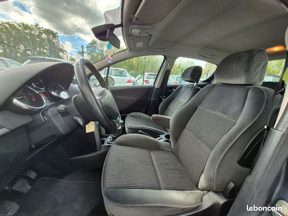 PEUGEOT 207 (5 PORTES) 1.6 HDi 90CV EXECUTIVE PACK (image 5)