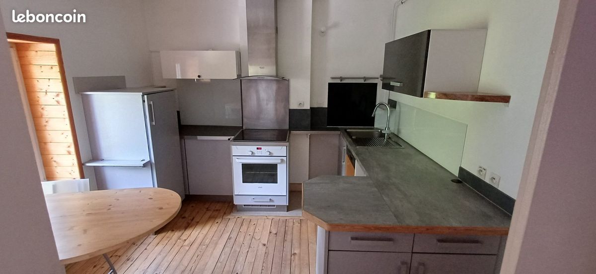 Appartement 3 pièces 71 m² · à Pont-Salomon · 71 m² · 550 €