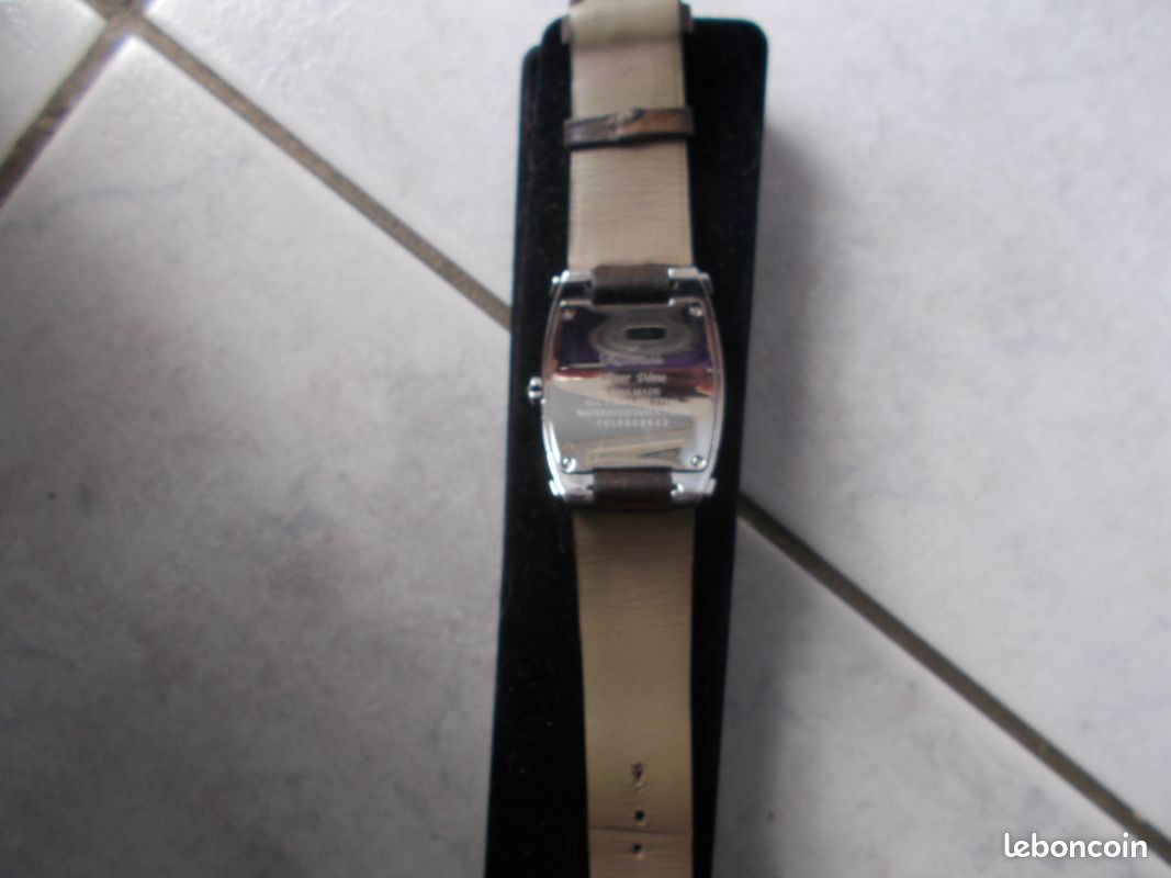Montre femme Faconnable (image 4)