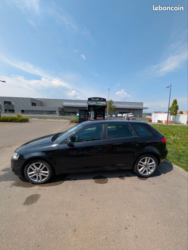 AUDI A3 Sportback Sline 2.0 TFSI 200ch (image 9)