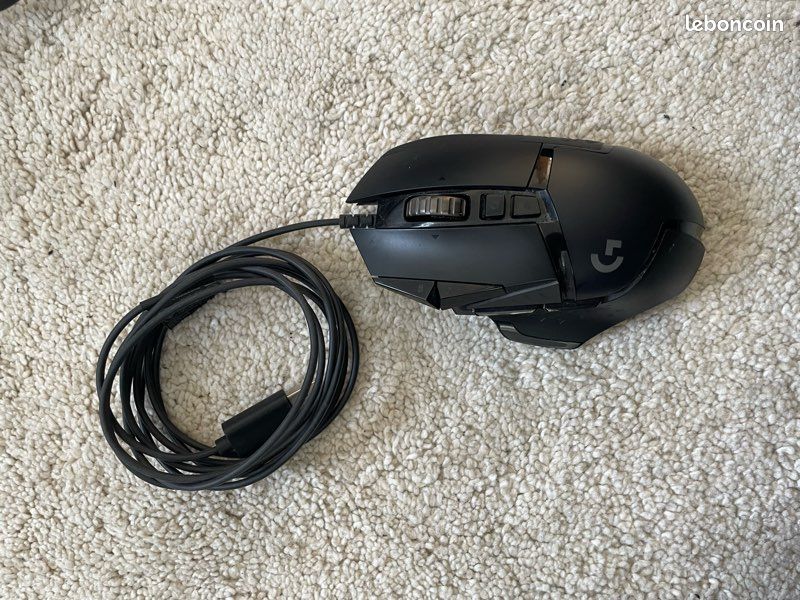 PC gamer avec clavier, souris et écran (image 8)