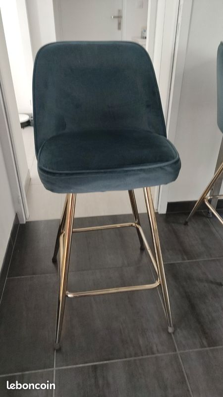 Table haute cuisine + 4 chaises hautes/tabourets modernes hauts (image 5)