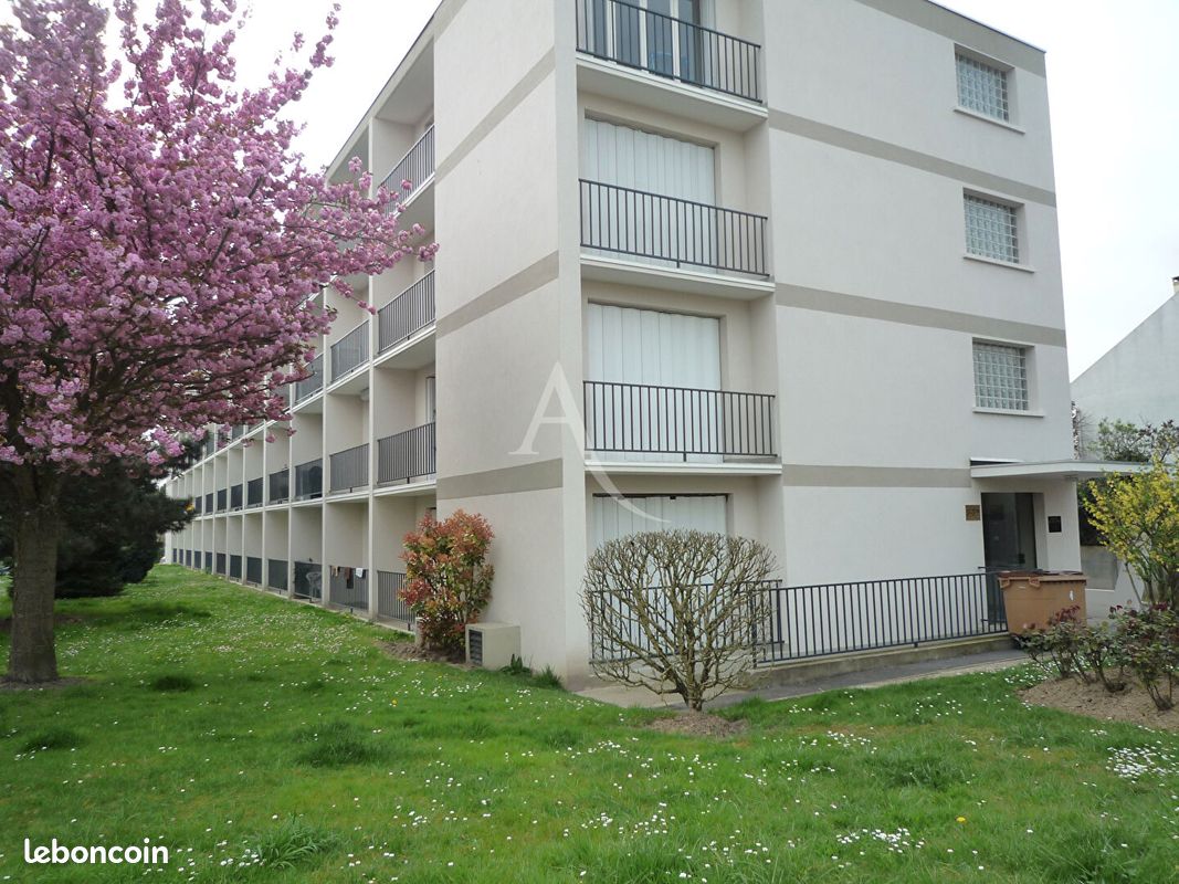 Studio 1 pièce 30 m² (image 1)