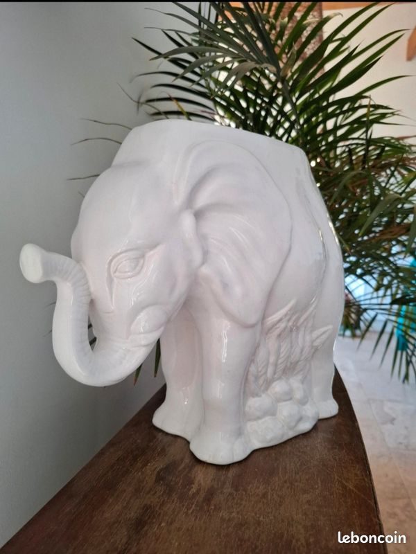 Vase / cache-pot éléphant en céramique blanche (image 1)