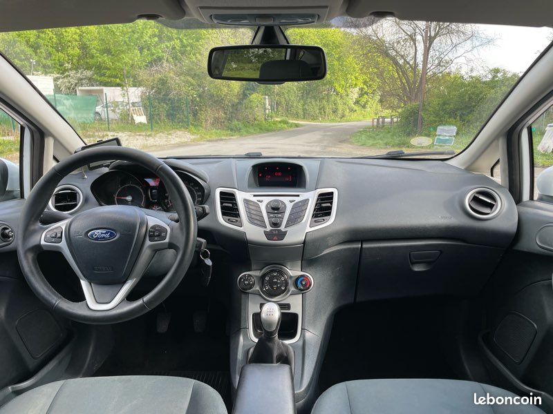 FORD Fiesta 1.4 TDCi 70ch Trend (image 3)