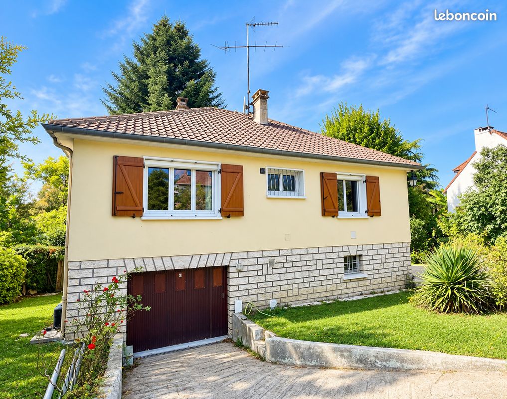 Maison 5 pièces 100 m² · à Étiolles · 100 m² · 330 000 €