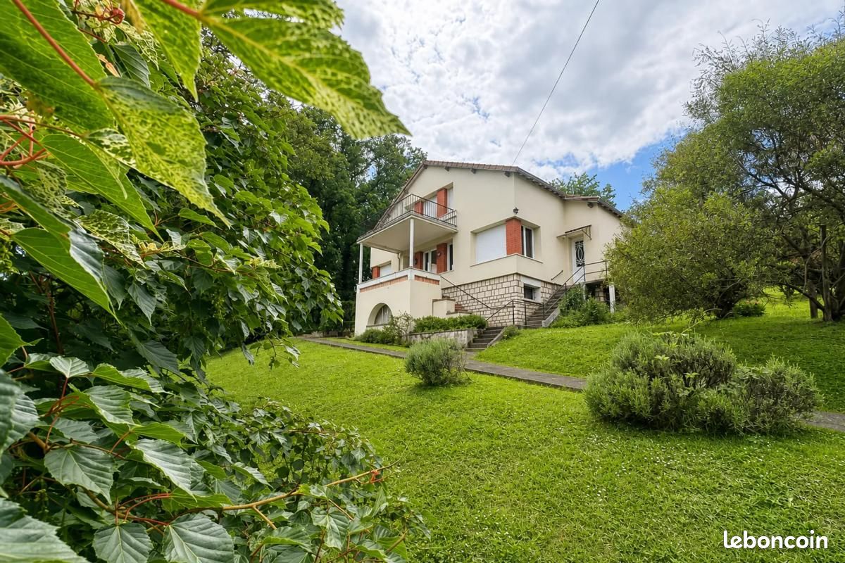 Maison 6 pièces 135 m² · à Antigny · 135 m² · 185 000 €