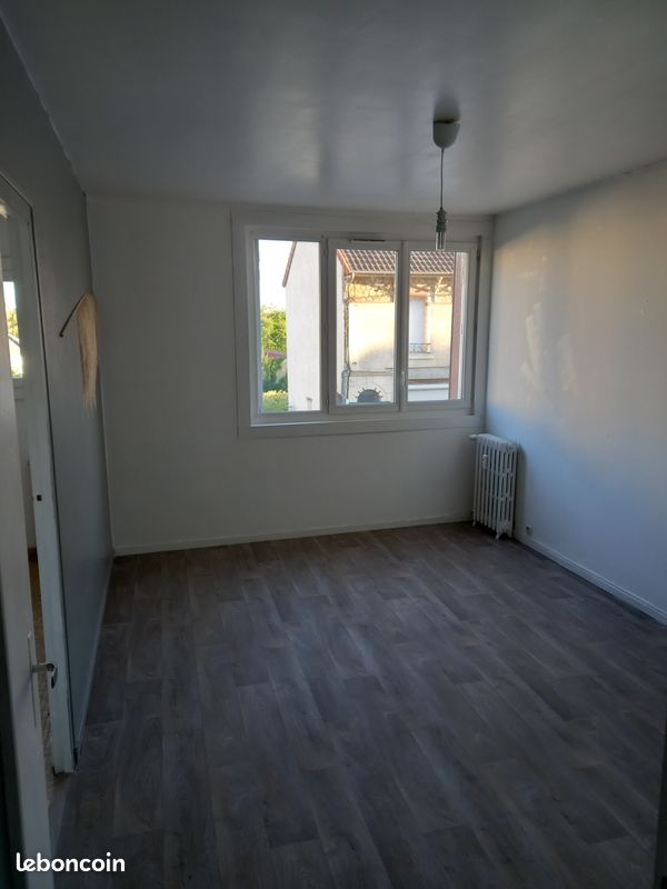 Appartement 1 pièce 30 m² · à Montluçon · 30 m² · 330 €/mois