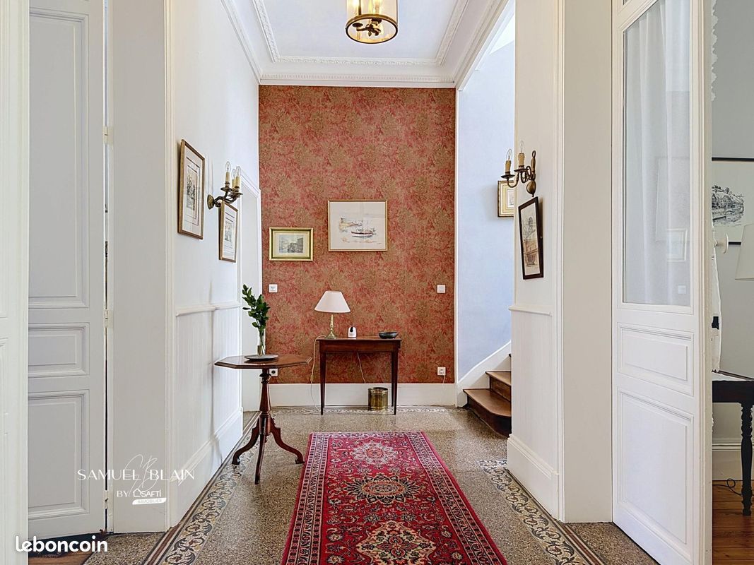 Maison 13 pièces 350 m² · à Saumur · 350 m² · 830 000 €