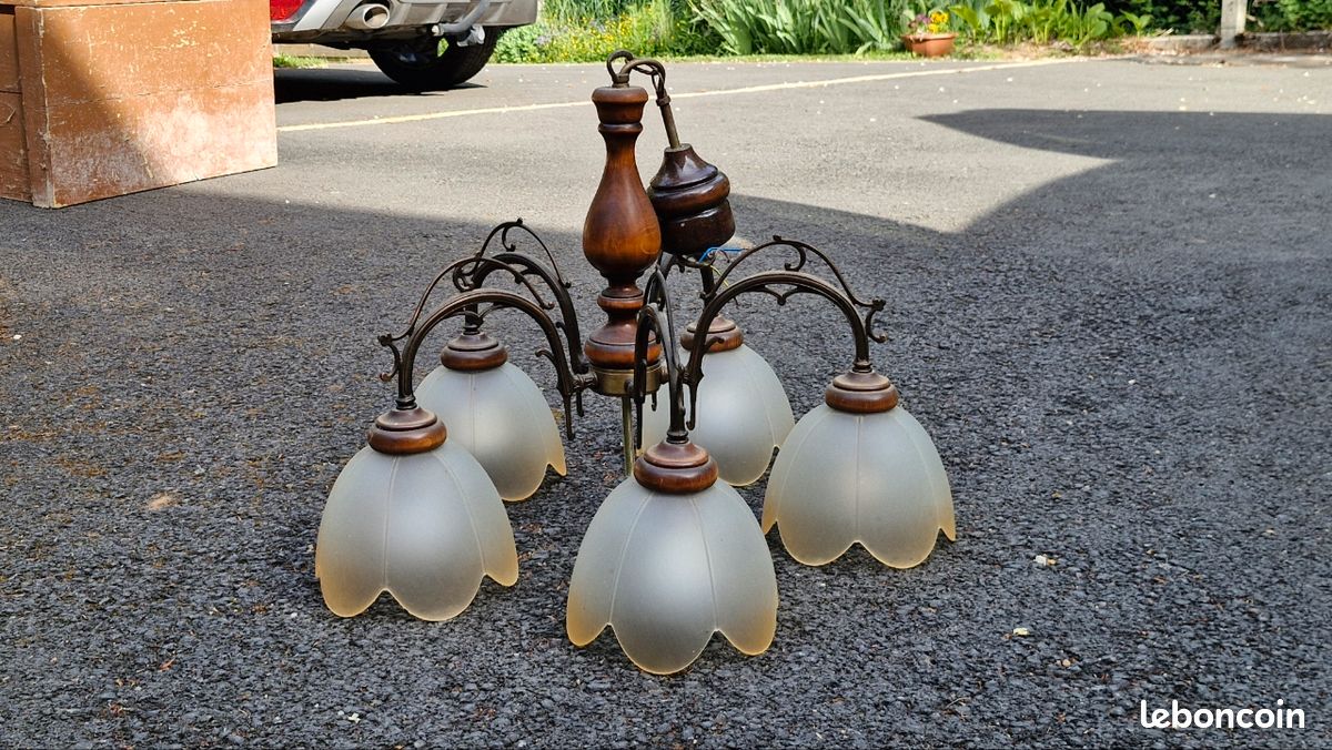 Lustre (image 1)
