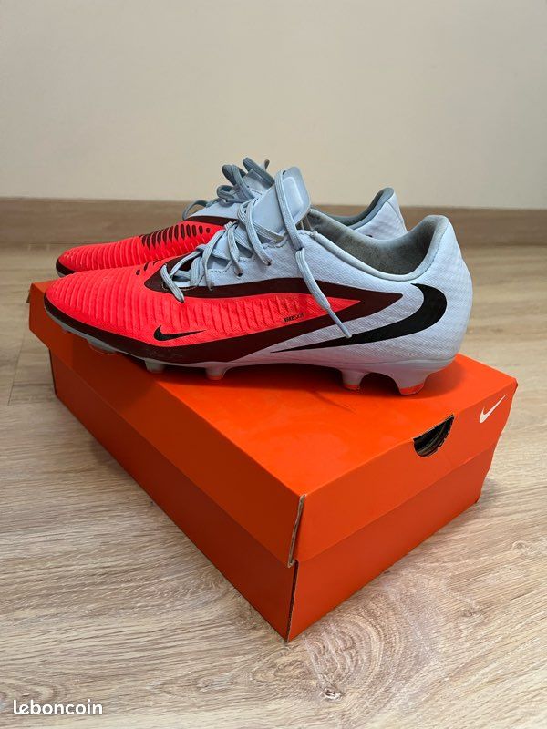 Nike Phantom 360 Academy FG/MG taille 43 (image 1)