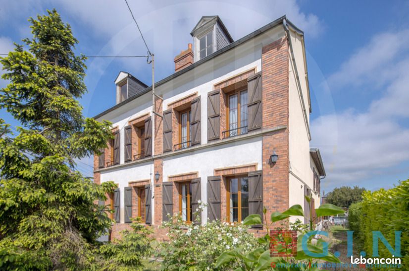 Maison 8 pièces 228 m² · à Saint-Pierre-lès-Elbeuf · 228 m² · 392 000 €