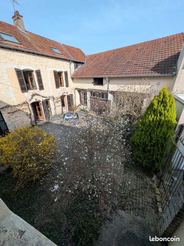 Maison 6 pièces 270 m² · à Vesoul · 270 m² · 320 000 €
