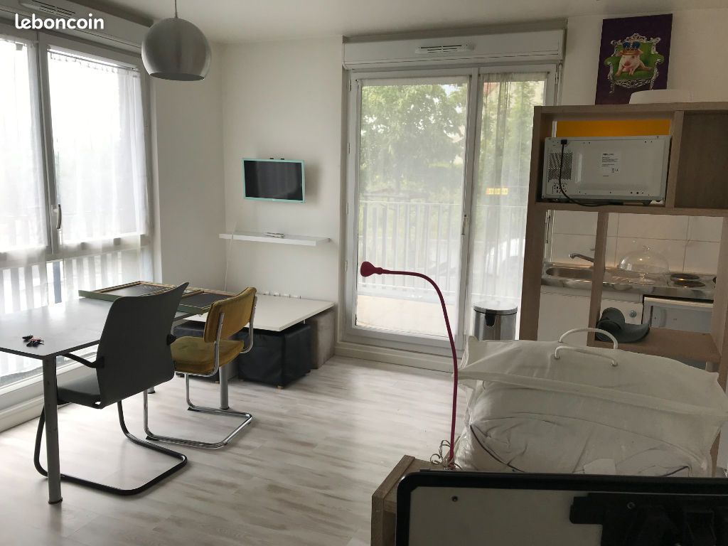 Appartement 1 pièce 28 m² · à Fresnes · 28 m² · 855 €/mois