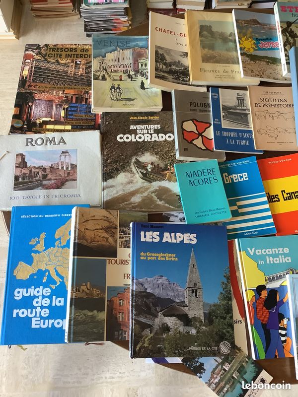 Lot d’environ 80 livres sur la médecine, la médecine douce, les régimes, le bien-être du corps, et sur différents lieux géographiques du monde…etc (image 10)