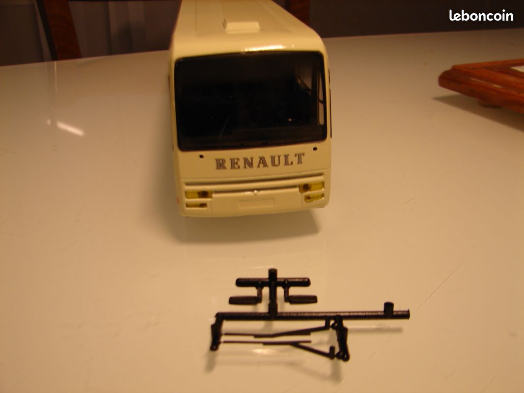 LBS 1/43 Miniature Bus Renault FR1 école AFT Occasion (manque Pare-brise)