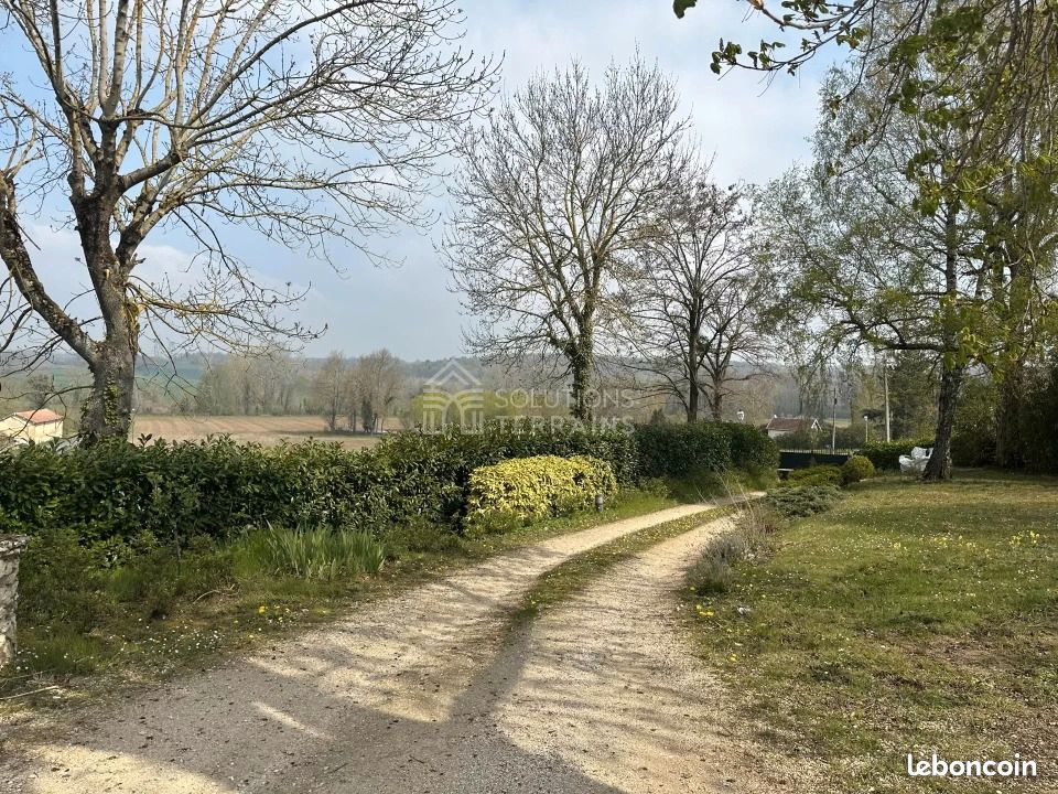 Terrain 617 m² · à Nesles-la-Vallée · 159 000 €