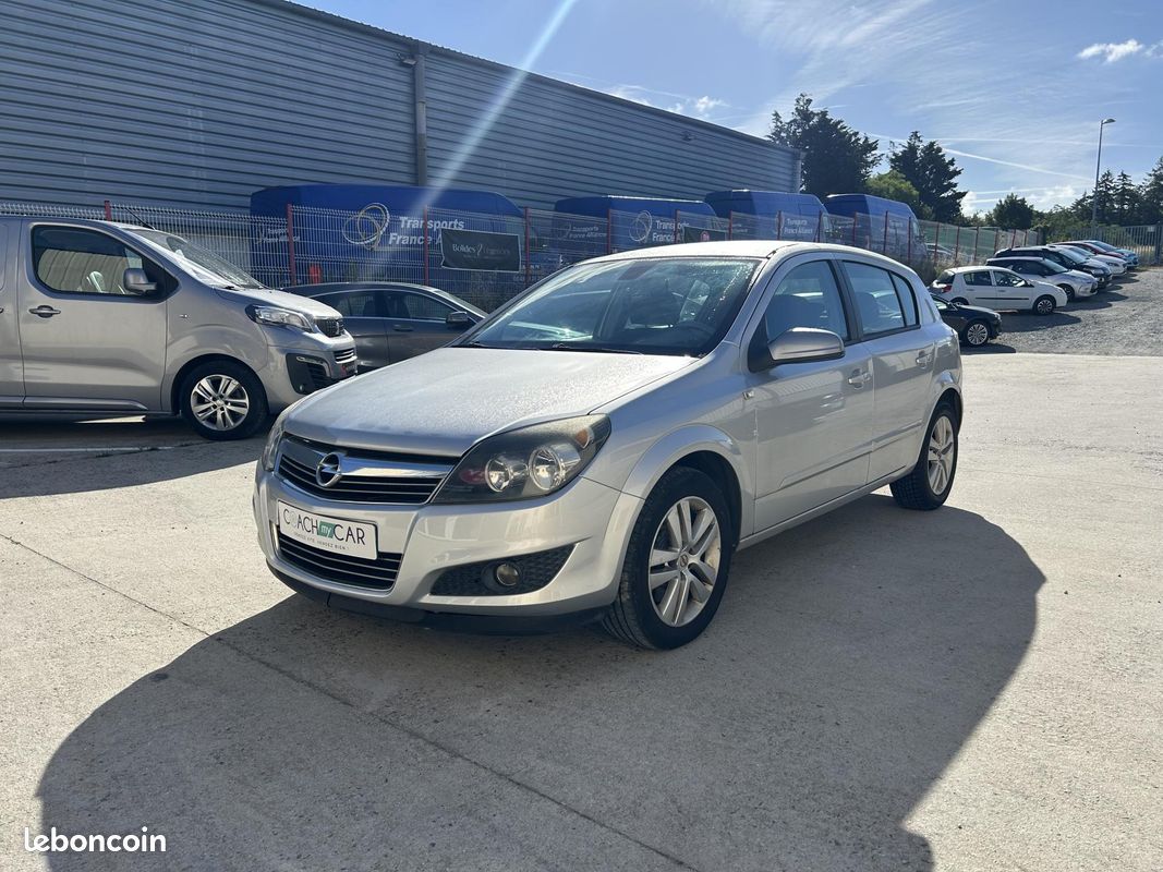 OPEL ASTRA 1.9 CDTI 120 Magnetic (image 1)