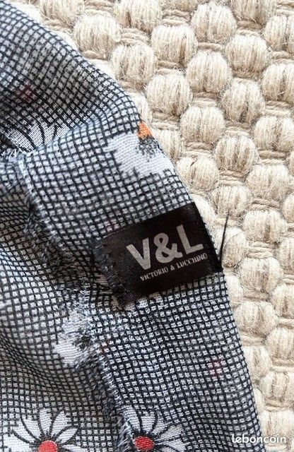 Foulard long femme en voile, Victorio & Lucchino (image 2)