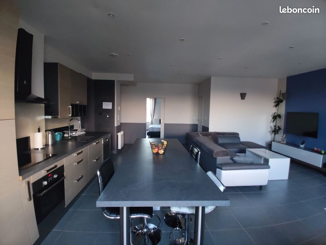 Appartement 3 pièces 85 m² · à Saint-Étienne · 85 m² · 650 €