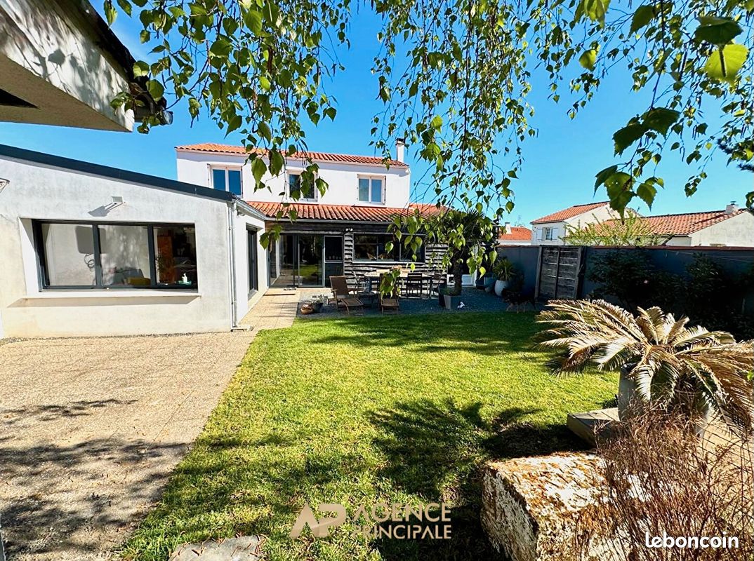 Maison 6 pièces 195 m² · à Saint-Xandre · 195 m² · 499 000 €