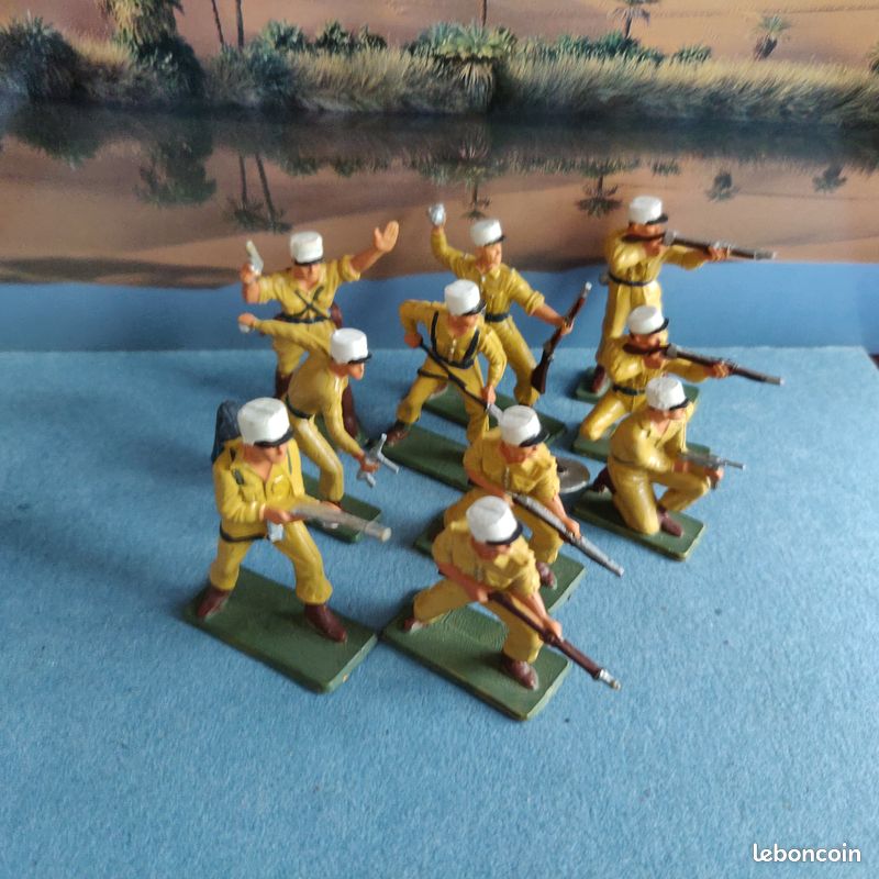 LOT 5 FIGURINES ANCIENNES STARLUX SOLDATs + 6 Militaires Légion