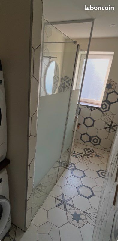 Paroi de douche à l’italienne verre sérigraphié L.90cm avec déflecteur verre sérigraphié L.40cm chromé - Leroy Merlin (image 1)