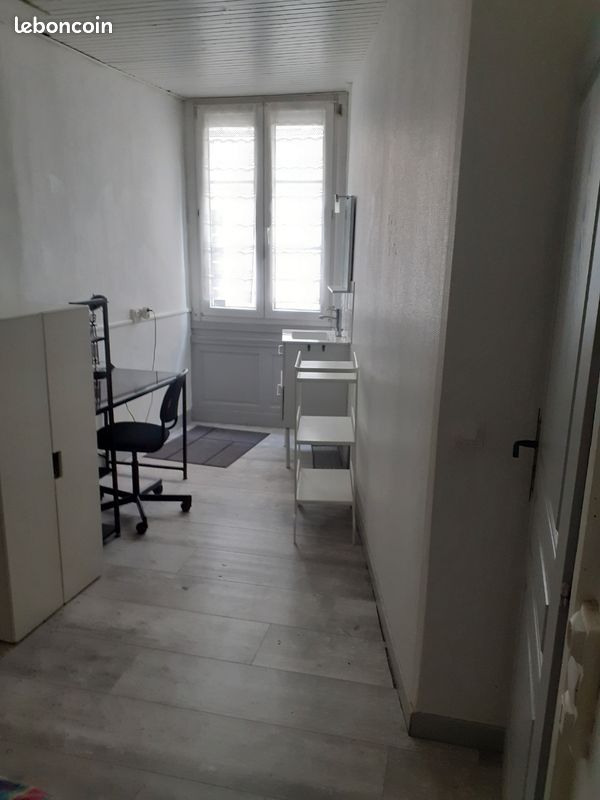 Appartement 1 pièce 15 m² · à Saint-Étienne · 15 m² · 340 €