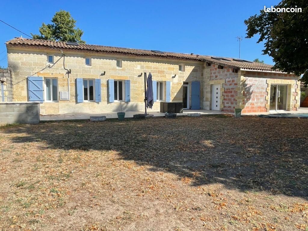 Maison 212 m² · à Saint-Médard-de-Guizières · 212 m² · 349 800 €