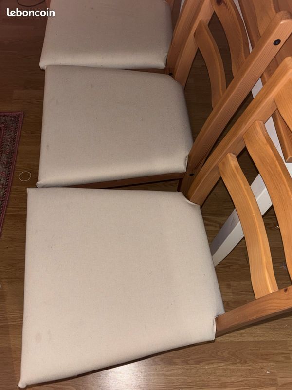 IKEA Table + 4 chaises Pinntorp Bon Etat (image 5)