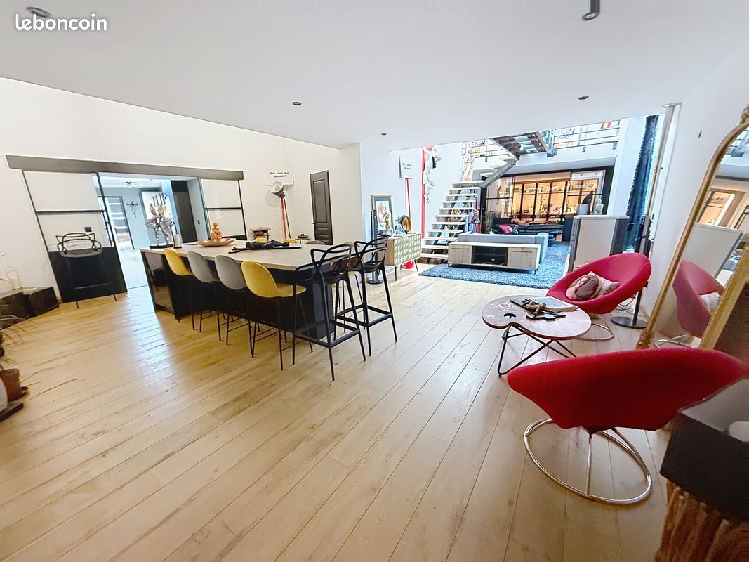 Appartement 4 pièces 180 m² · à Tourcoing · 180 m² · 415 000 €