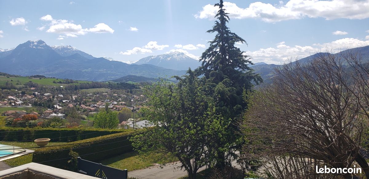 Chalet avec Jacuzzi proche du Lac de Serre-Ponçon (image 19)