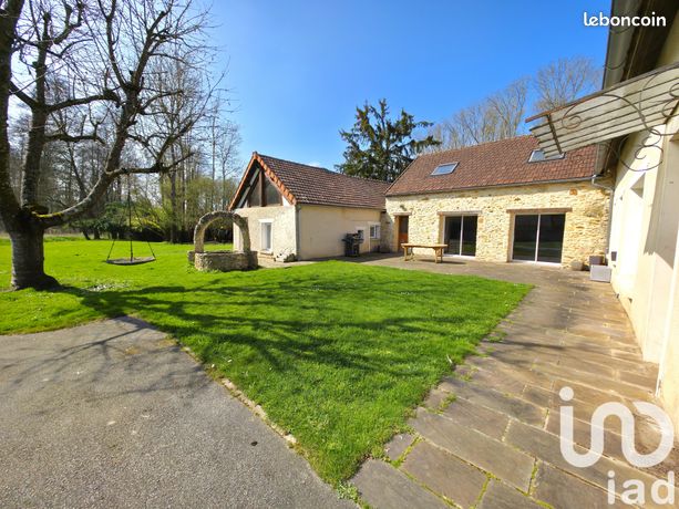 Maison 8 pièces 244 m²