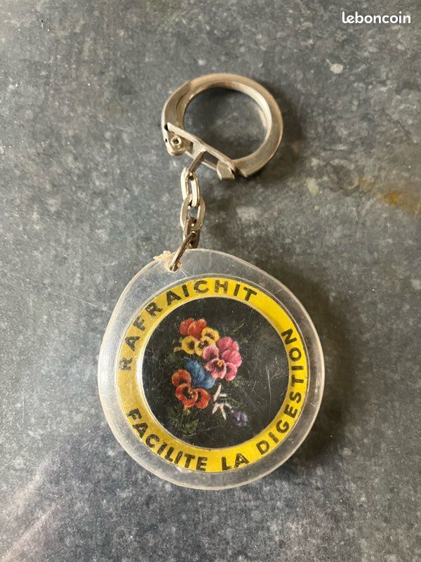 porte-clés bonbon H. Moinet, Vichy 1852 (pc