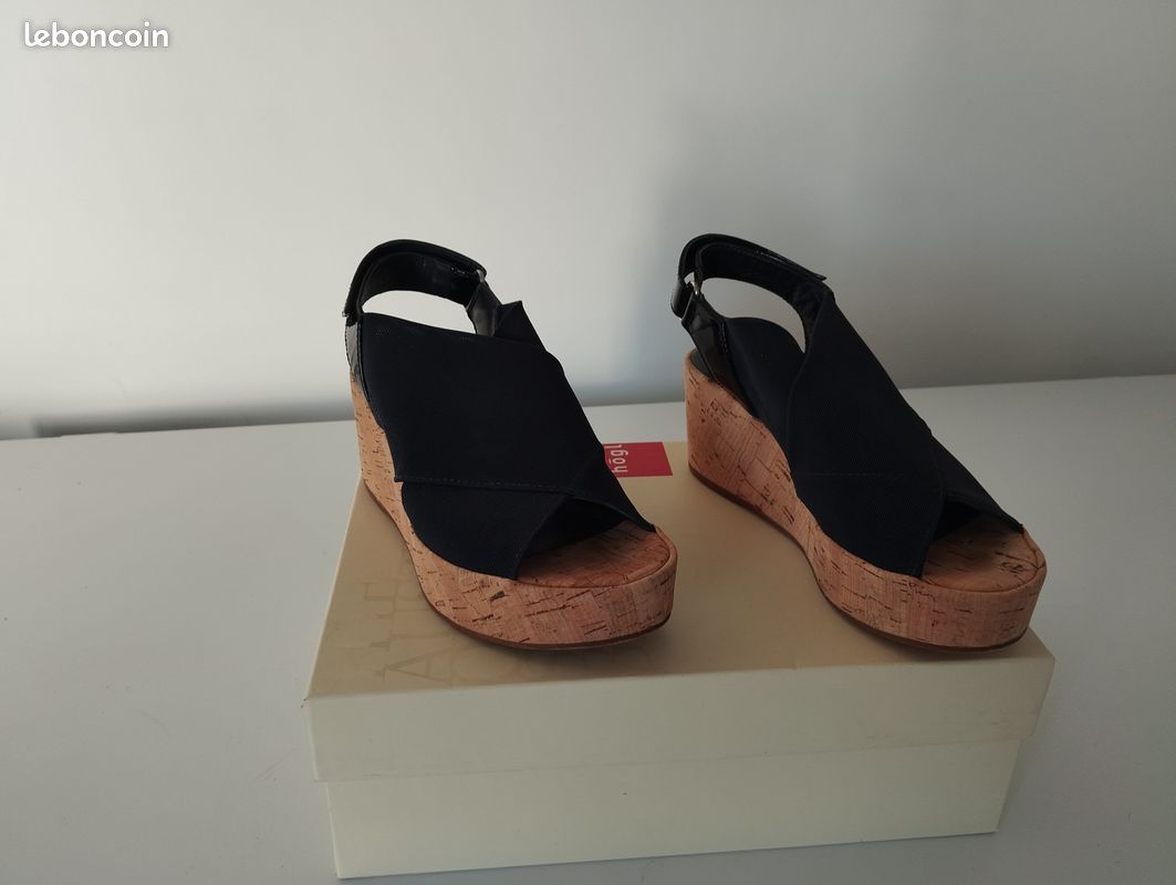 Chaussures compensées (image 2)