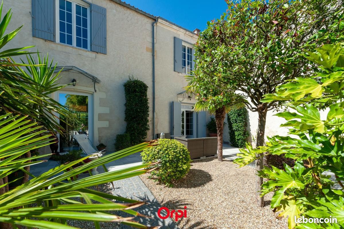 Maison 5 pièces 159 m² · à Angoulins · 159 m² · 695 000 €