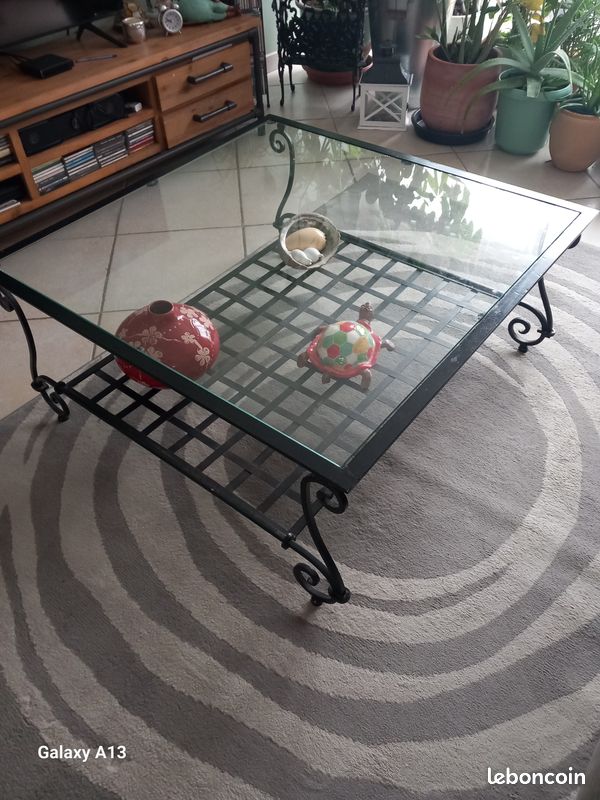 Table basse en verre et fer forgé (image 1)