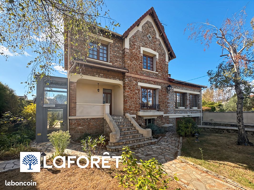 Maison 5 pièces 126 m² · à Sainte-Geneviève-des-Bois · 126 m² · 450 560 €