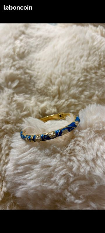 Éclat Doré – Bracelet Fleur Inoxydable (image 1)