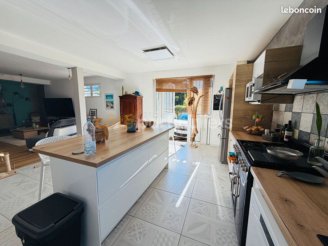Appartement 4 pièces 121 m² · à Saint-Pierre · 121 m² · 314 700 €