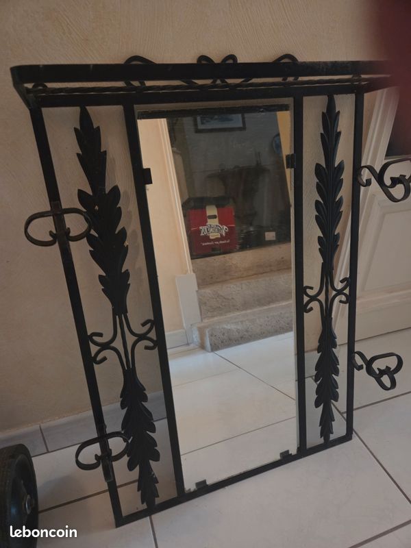 Porte manteau mural ancien en fer forgé avec grand miroir - 68x50x16 cm (image 2)