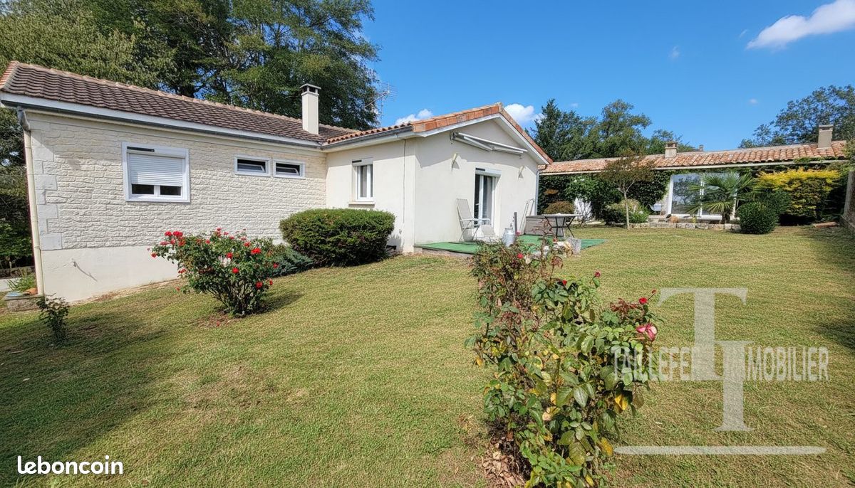 Maison 5 pièces 110 m² · à Feuillade · 110 m² · 164 000 €