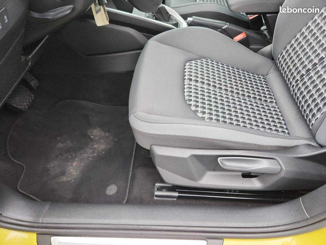 AUDI A1 Allstreet 30 TFSI 110 ch S tronic 7 Design (image 14)
