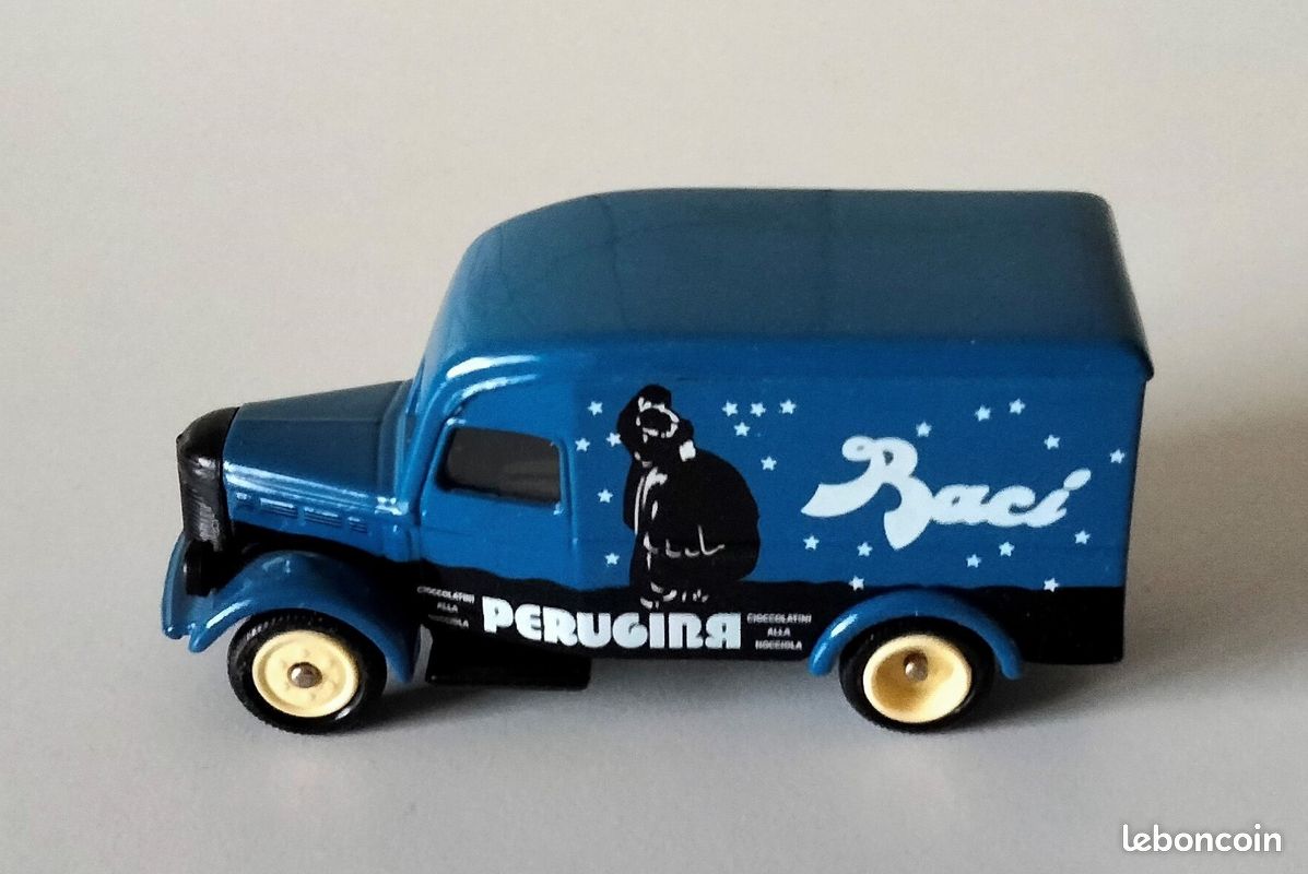 Camion d'antan miniature échelle 1:64 "Camionnette Reo delivery Baci" (image 2)