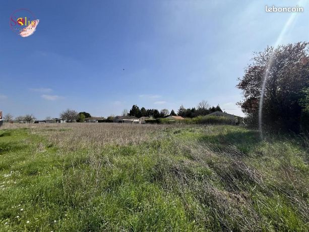 Terrain 2 500 m² Gimeux