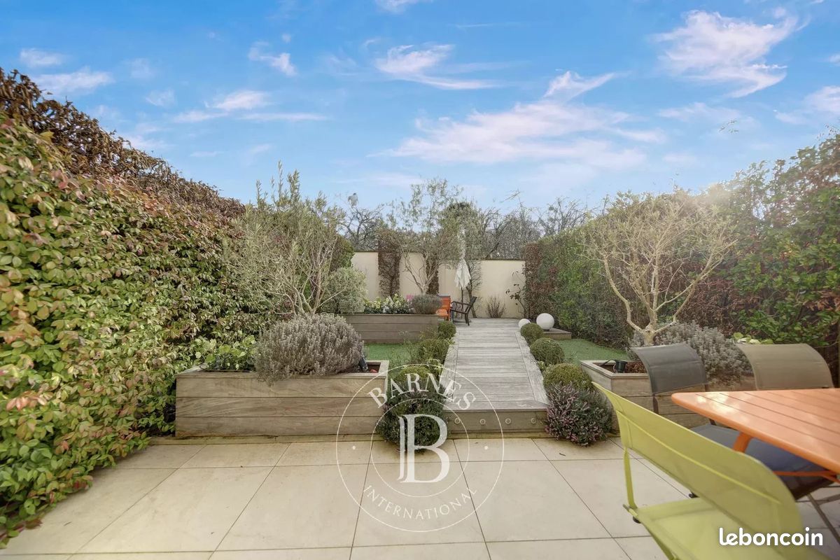 Maison 6 pièces 165 m² · à Versailles · 165 m² · 1 635 000 €